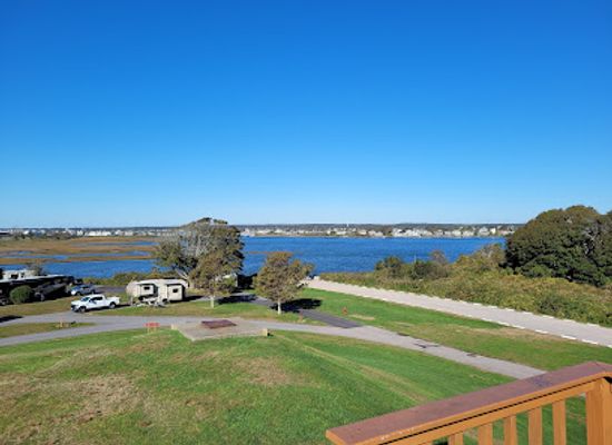 rhode-island/narragansett/landmark/fishermen-s-memorial-state-park-and-campground