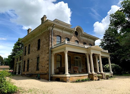 wisconsin/southwest-wisconsin/landmark/orchard-lawn