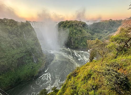 zambia/victoria-falls-area/landmark/victoria-falls-steam-train