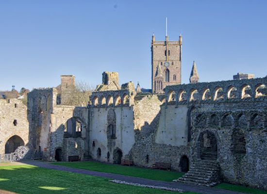 united-kingdom/dyfed/attraction/llys-yr-esgob-tyddewi-st-davids-bishop-s-palace-2