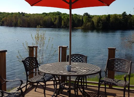 canada/haliburton-highlands/landmark/willow-beach-cottages