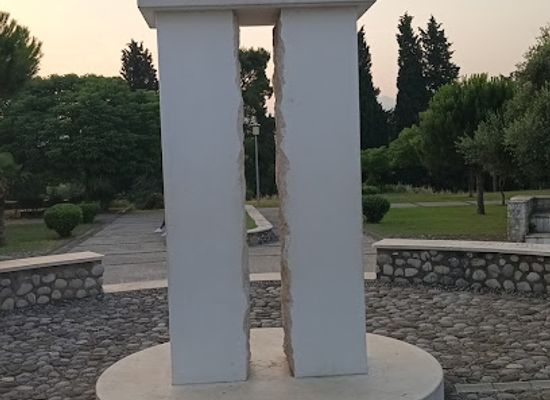 montenegro/piva/landmark/spomenik-zrtvama-ratova-1991-2001-na-prostoru-bivse-jugoslavije
