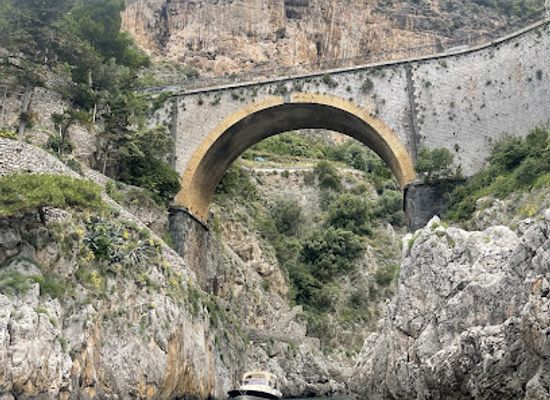 italy/irpinia/landmark/amalfi-boat-tour-s-r-l
