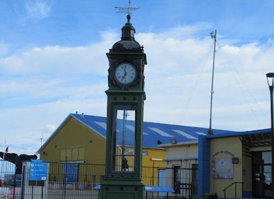 chile/punta-arenas/landmark/yellow-submarine