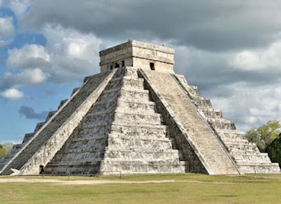 mexico/yucatan-peninsula/landmark/el-castillo