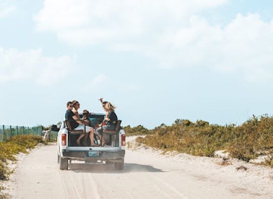 british-virgin-islands/anegada/landmark/tommy-gaunt-kitesurfing