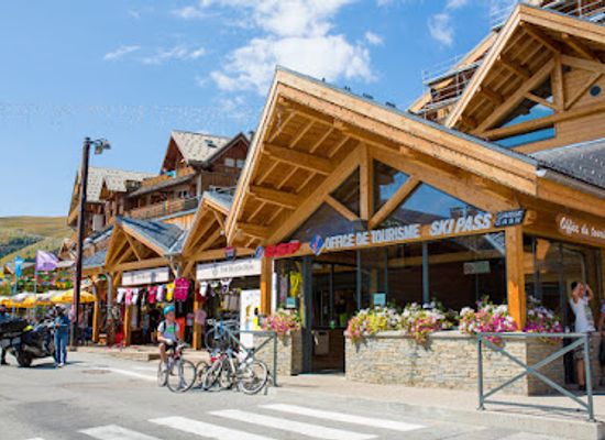 france/alpe-d-huez/landmark/office-de-tourisme-alpe-d-huez
