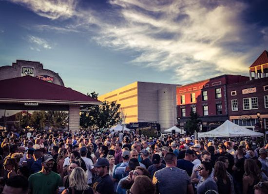 washington/yakima/landmark/downtown-summer-nights
