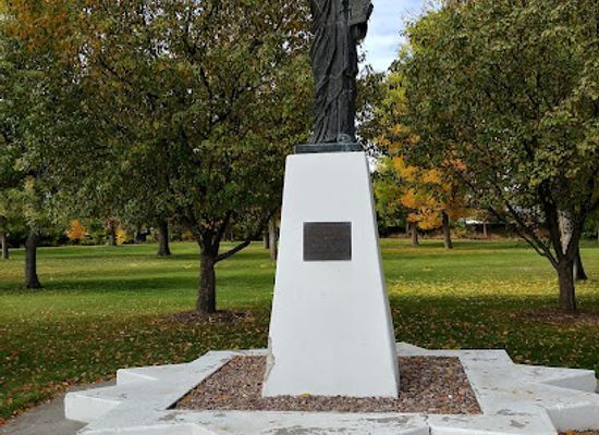 montana/great-falls/landmark/statue-of-liberty-replica