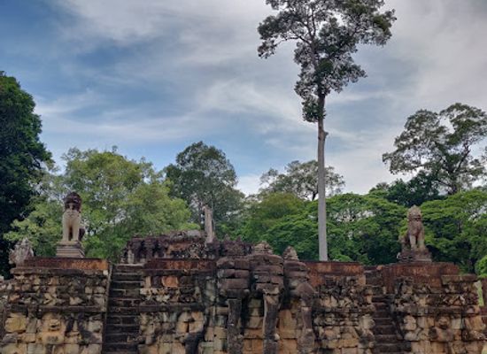 cambodia/kandal/landmark/preah-ponlea-sdach-komlong-terrace-of-the-leper-king