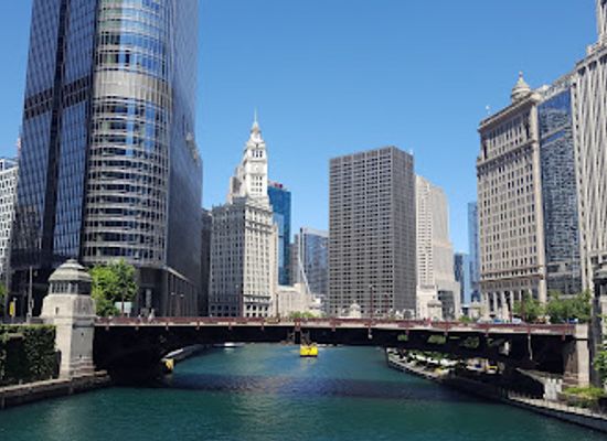 illinois/chicago/gold-coast/landmark/riverwalk