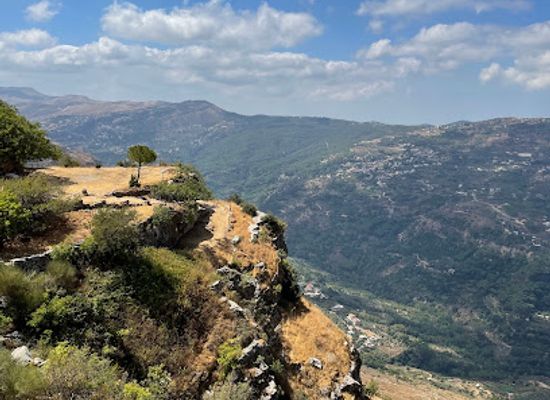 lebanon/jezzine-district/landmark/fortress-of-niha