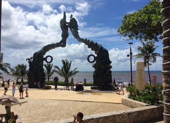 mexico/playa-del-carmen/landmark/playa-del-carmen-lighthouse
