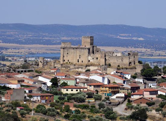 spain/extremadura/landmark/castle-of-belvis-de-monroy