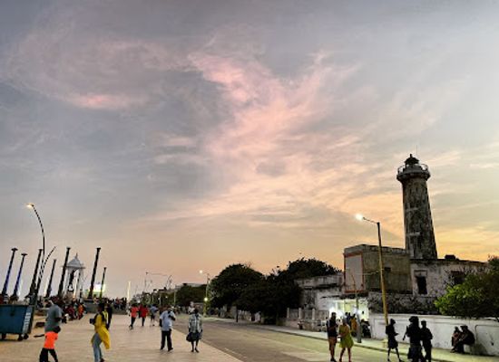 india/pondicherry/french-quarter/landmark/mahatma-gandhi-statue