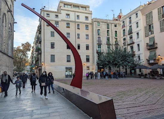 spain/barcelona/el-born/landmark/fossar-de-les-moreres