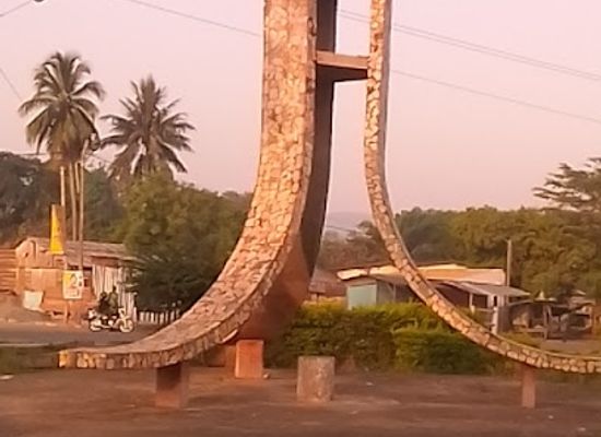 togo/atakpame/landmark/monument-au-mort-kpalime