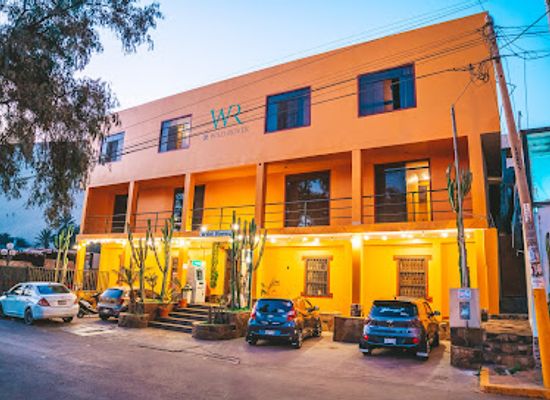 peru/ica/landmark/wild-rover-huacachina