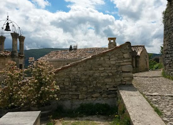 france/luberon/landmark/chateau-de-lacoste