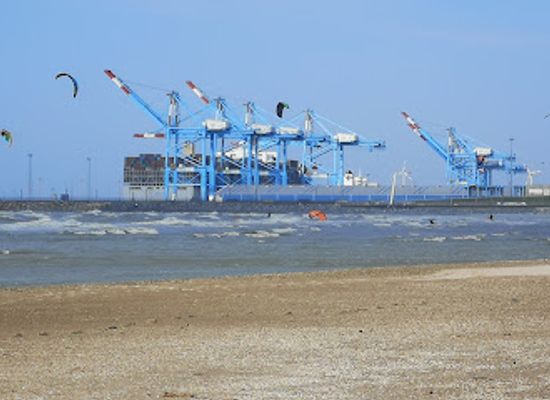 belgium/zeebrugge/landmark/badengebouw