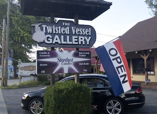 tennessee/pigeon-forge/landmark/twisted-vessel-gallery