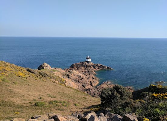 jersey/portelet-bay/landmark/wwii-gun-emplacement