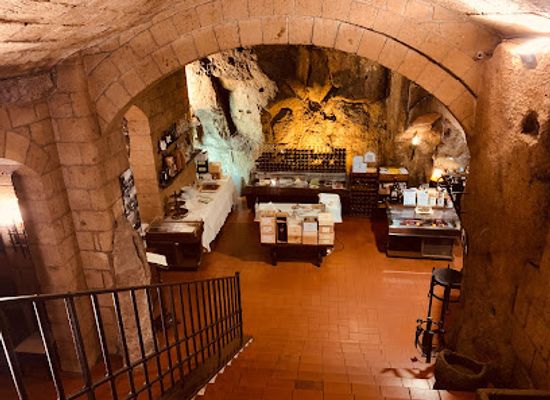 italy/orvieto/landmark/ristorante-grotte-del-funaro-nuova-tourist