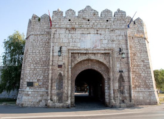 serbia/nis/landmark/stambol-gate-of-nis-fortress