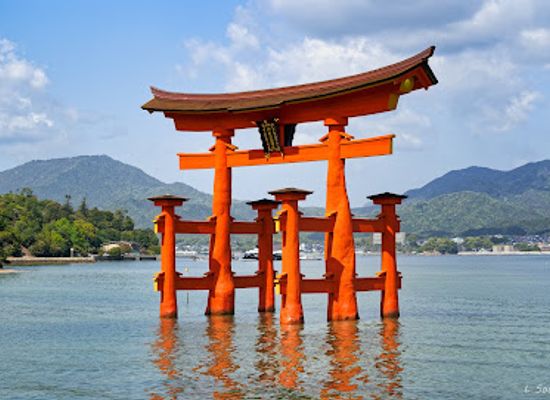 japan/hiroshima/miyajima-island/landmark/itsukushima-shrine