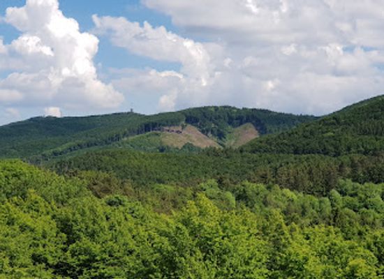 hungary/matra-mountains/landmark/voros-ko-kilato