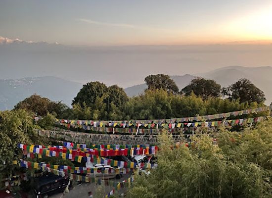 india/darjeeling/tiger-hill/landmark/tiger-hill-sunrise-observatory