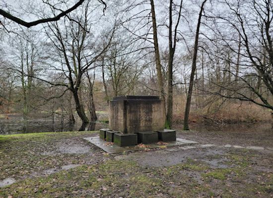 germany/hannover/nordstadt/landmark/gedenkstein-fur-gefallene-des-ersten-weltkrieges