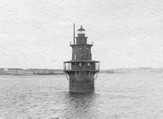 maine/hancock-county/landmark/former-site-of-crabtree-ledge-light