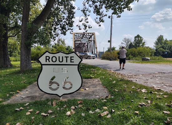 illinois/river-bend/landmark/old-chain-of-rocks-bridge
