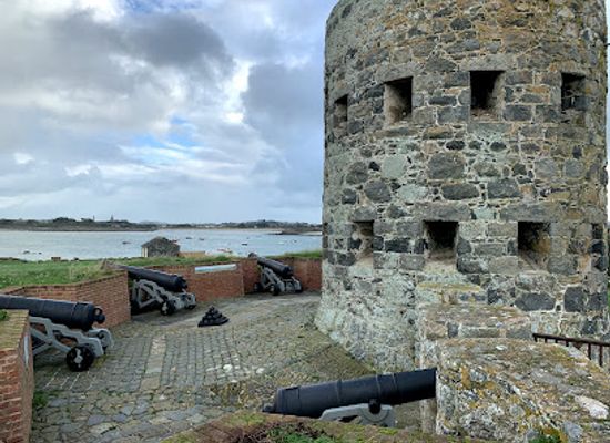 guernsey/vale/landmark/rousse-tower