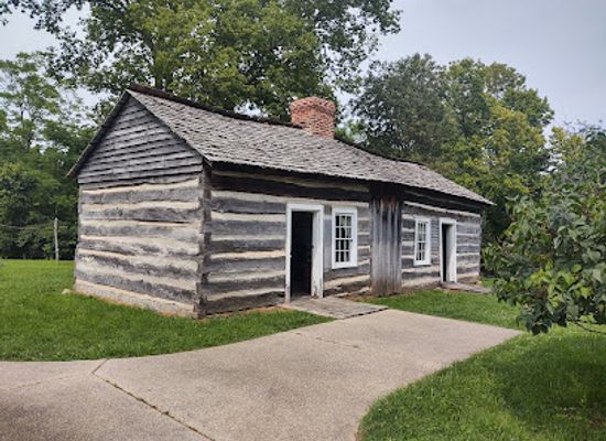 illinois/wabash-valley/landmark/lincoln-log-cabin-state-historic-site