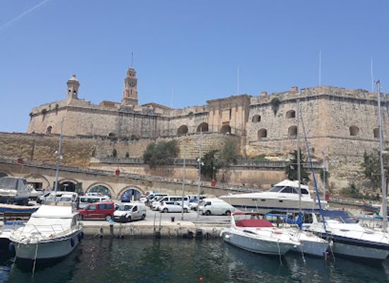malta/cottonera/landmark/fortifications-of-senglea