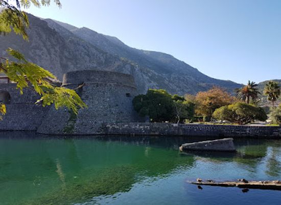 montenegro/kotor/landmark/kotor-city-walls