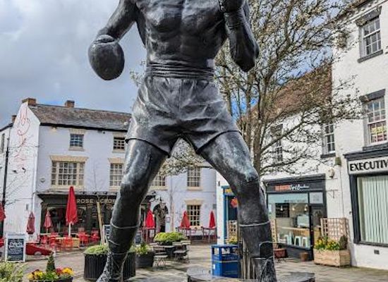 united-kingdom/warwickshire/landmark/the-randolph-turpin-statue