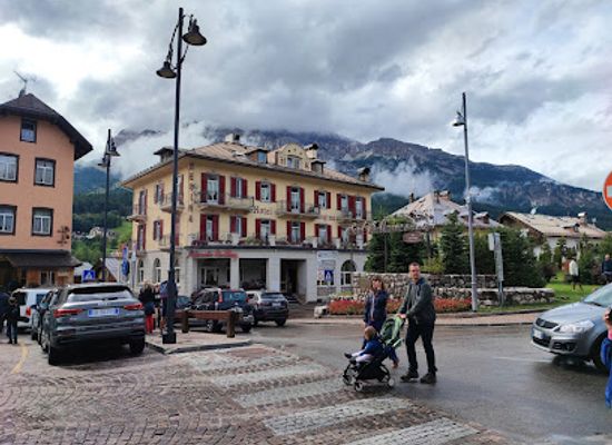 italy/cortina-d-ampezzo/landmark/la-cooperativa-di-cortina