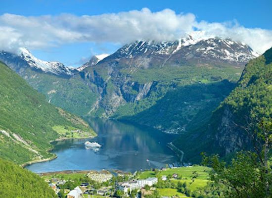 norway/western-norway/landmark/flydalsjuvet