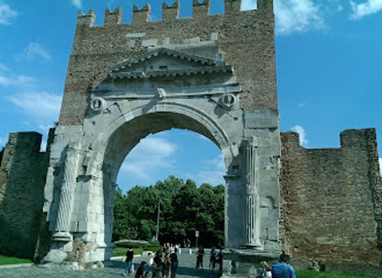 italy/rimini/landmark/arimini-caput-viarum