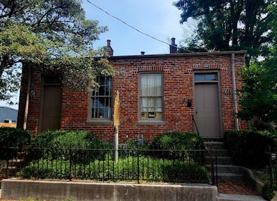 kentucky/louisville/downtown/landmark/thomas-edison-house