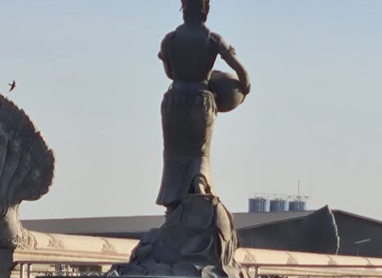 cambodia/prey-veng/landmark/mermaid-fountain