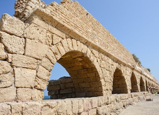 israel/caesarea/landmark/roman-aqueduct