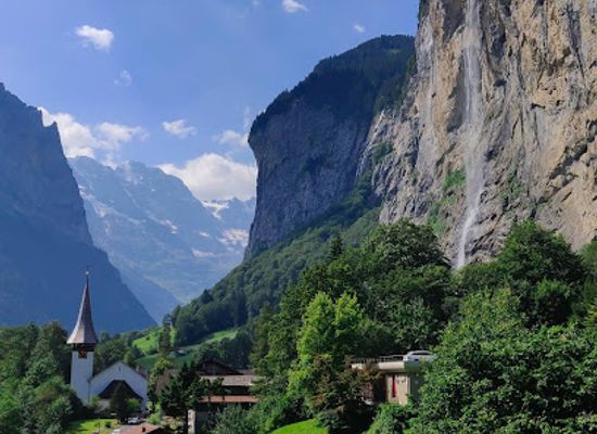switzerland/lauterbrunnen-valley/landmark/staubbach-falls