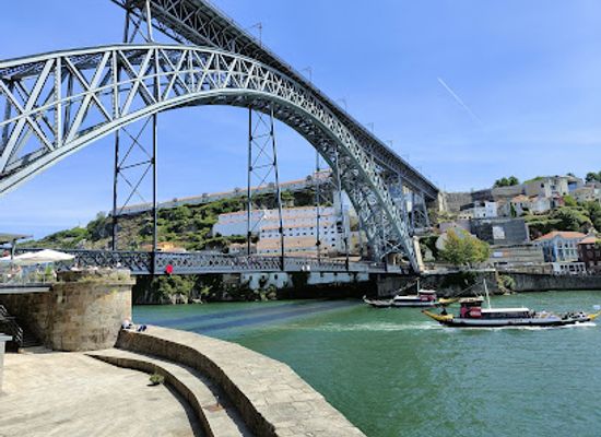 portugal/porto/ribeira/landmark/ribeira-do-porto