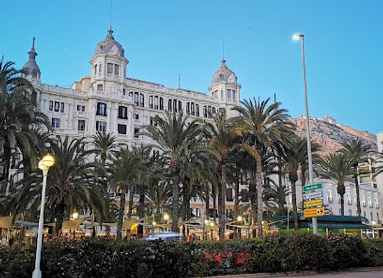 spain/alicante/casco-antiguo/landmark/queen-s-staircase