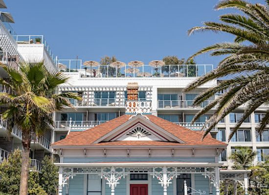 california/oceanside/landmark/the-famous-high-pie-at-the-top-gun-house