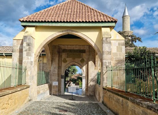cyprus/larnaca/landmark/landmark-of-hala-sultan-tekkesi